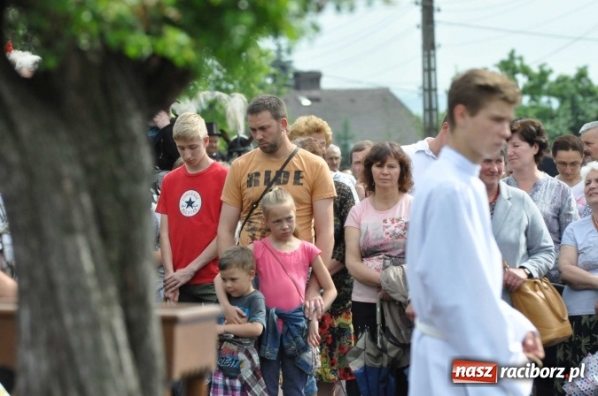 Zdjęcie w galerii na portalu naszraciborz.pl: Brzezie idzie w procesji na św. Urbana wiadomości z regionu