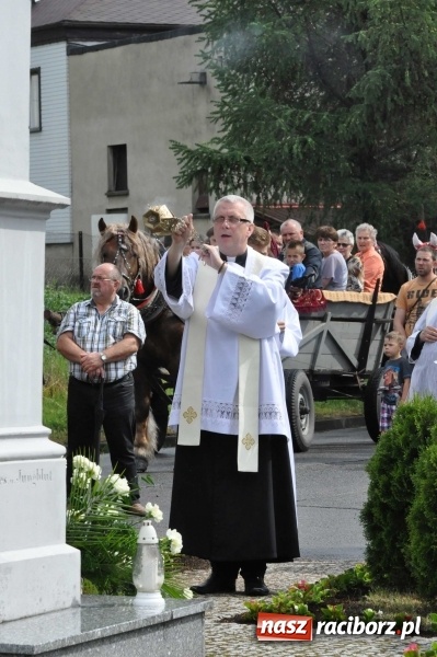 Zdjęcie w galerii na portalu naszraciborz.pl: Brzezie idzie w procesji na św. Urbana wiadomości z regionu