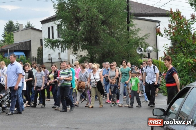 Zdjęcie w galerii na portalu naszraciborz.pl: Brzezie idzie w procesji na św. Urbana wiadomości z regionu