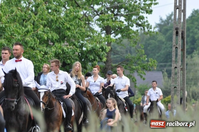 Zdjęcie w galerii na portalu naszraciborz.pl: Brzezie idzie w procesji na św. Urbana wiadomości z regionu
