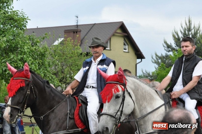 Zdjęcie w galerii na portalu naszraciborz.pl: Brzezie idzie w procesji na św. Urbana wiadomości z regionu