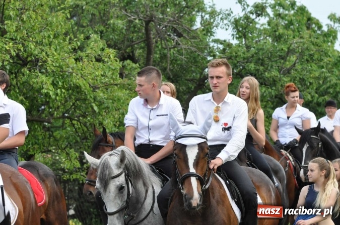 Zdjęcie w galerii na portalu naszraciborz.pl: Brzezie idzie w procesji na św. Urbana wiadomości z regionu