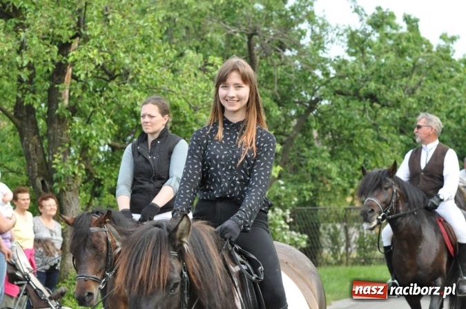 Zdjęcie w galerii na portalu naszraciborz.pl: Brzezie idzie w procesji na św. Urbana wiadomości z regionu