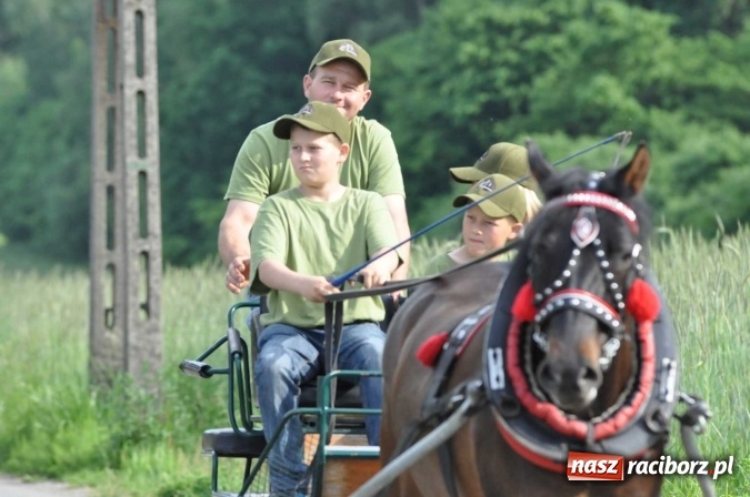 Zdjęcie w galerii na portalu naszraciborz.pl: Brzezie idzie w procesji na św. Urbana wiadomości z regionu