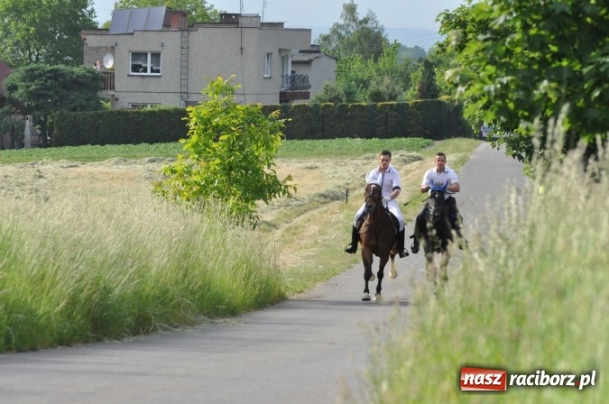 Zdjęcie w galerii na portalu naszraciborz.pl: Brzezie idzie w procesji na św. Urbana wiadomości z regionu