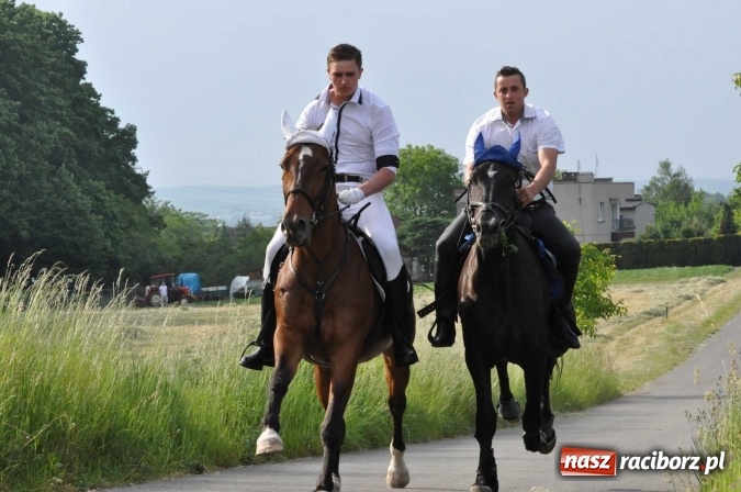 Zdjęcie w galerii na portalu naszraciborz.pl: Brzezie idzie w procesji na św. Urbana wiadomości z regionu