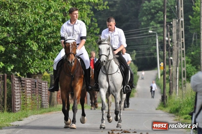 Zdjęcie w galerii na portalu naszraciborz.pl: Brzezie idzie w procesji na św. Urbana wiadomości z regionu