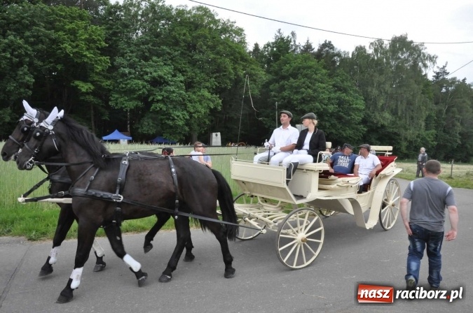Zdjęcie w galerii na portalu naszraciborz.pl: Brzezie idzie w procesji na św. Urbana wiadomości z regionu