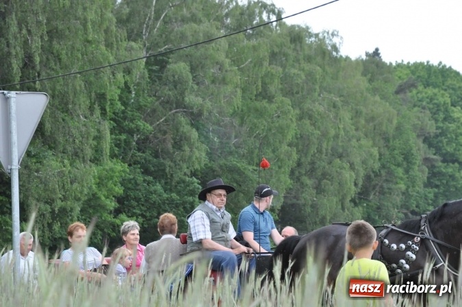 Zdjęcie w galerii na portalu naszraciborz.pl: Brzezie idzie w procesji na św. Urbana wiadomości z regionu