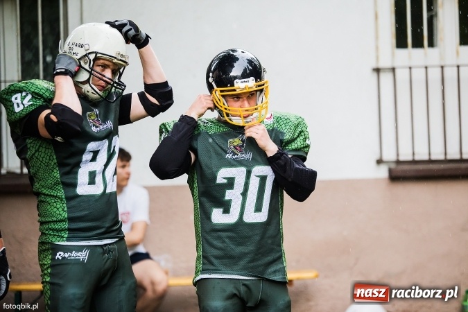 Zdjęcie w galerii na portalu naszraciborz.pl: Futbol amerykański: wyrównane spotkanie przy Wyszyńskiego wiadomości z regionu