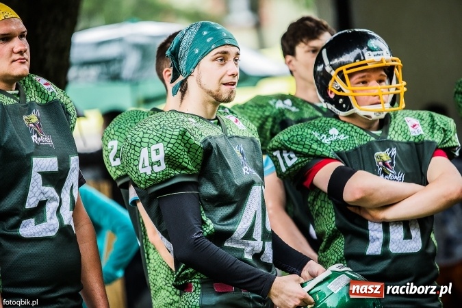 Zdjęcie w galerii na portalu naszraciborz.pl: Futbol amerykański: wyrównane spotkanie przy Wyszyńskiego wiadomości z regionu