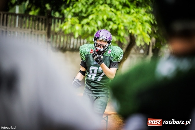 Zdjęcie w galerii na portalu naszraciborz.pl: Futbol amerykański: wyrównane spotkanie przy Wyszyńskiego wiadomości z regionu