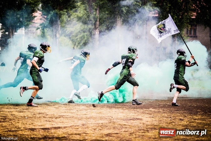 Zdjęcie w galerii na portalu naszraciborz.pl: Futbol amerykański: wyrównane spotkanie przy Wyszyńskiego wiadomości z regionu