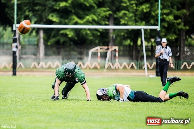 Zdjęcie w galerii na portalu naszraciborz.pl: Futbol amerykański: wyrównane spotkanie przy Wyszyńskiego wiadomości z regionu