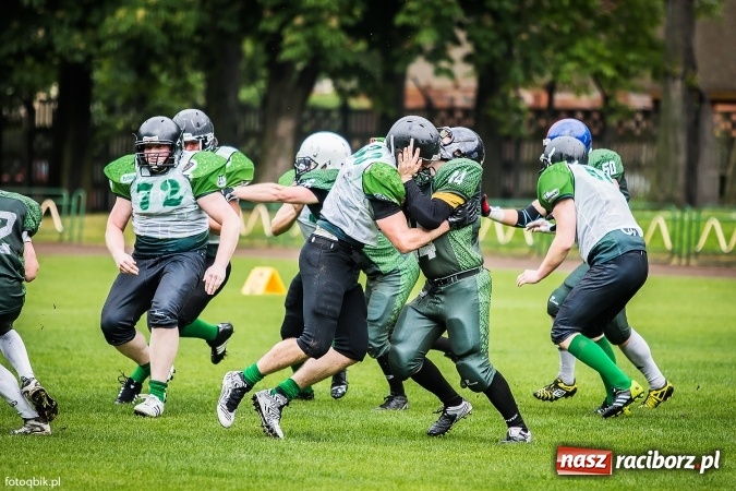 Zdjęcie w galerii na portalu naszraciborz.pl: Futbol amerykański: wyrównane spotkanie przy Wyszyńskiego wiadomości z regionu