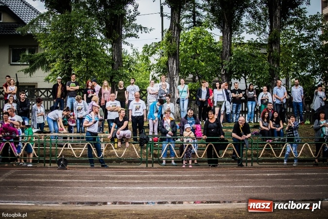 Zdjęcie w galerii na portalu naszraciborz.pl: Futbol amerykański: wyrównane spotkanie przy Wyszyńskiego wiadomości z regionu