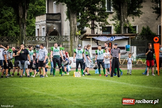 Zdjęcie w galerii na portalu naszraciborz.pl: Futbol amerykański: wyrównane spotkanie przy Wyszyńskiego wiadomości z regionu