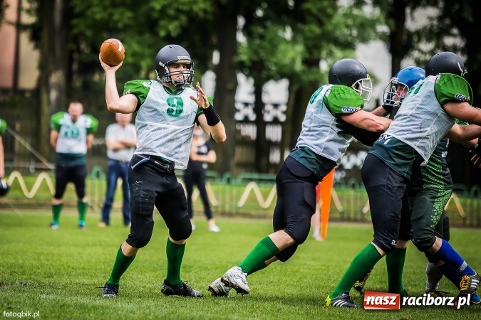 Zdjęcie w galerii na portalu naszraciborz.pl: Futbol amerykański: wyrównane spotkanie przy Wyszyńskiego wiadomości z regionu