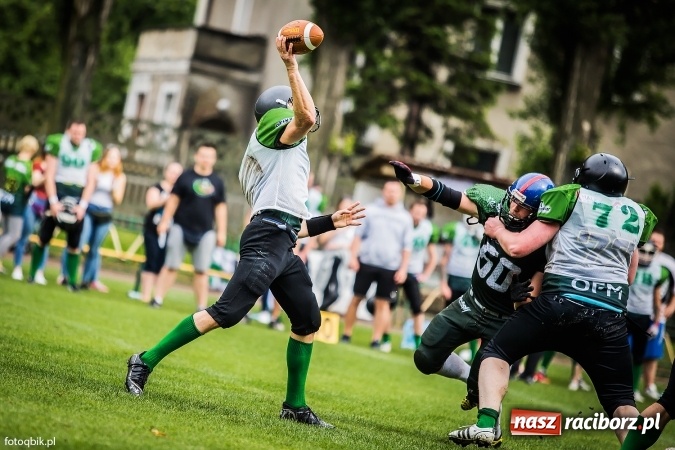 Zdjęcie w galerii na portalu naszraciborz.pl: Futbol amerykański: wyrównane spotkanie przy Wyszyńskiego wiadomości z regionu