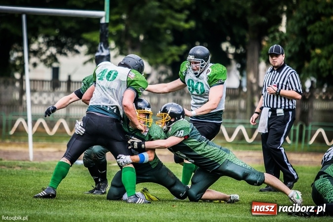Zdjęcie w galerii na portalu naszraciborz.pl: Futbol amerykański: wyrównane spotkanie przy Wyszyńskiego wiadomości z regionu