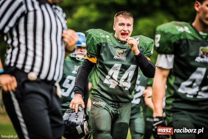 Zdjęcie w galerii na portalu naszraciborz.pl: Futbol amerykański: wyrównane spotkanie przy Wyszyńskiego wiadomości z regionu