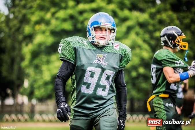 Zdjęcie w galerii na portalu naszraciborz.pl: Futbol amerykański: wyrównane spotkanie przy Wyszyńskiego wiadomości z regionu