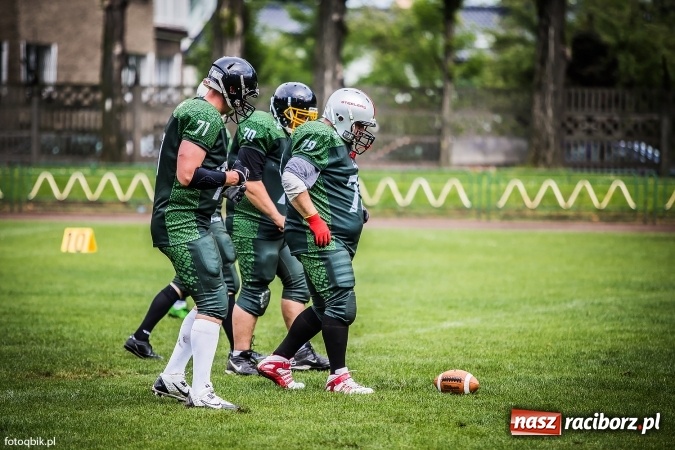 Zdjęcie w galerii na portalu naszraciborz.pl: Futbol amerykański: wyrównane spotkanie przy Wyszyńskiego wiadomości z regionu