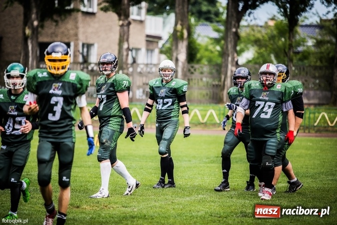 Zdjęcie w galerii na portalu naszraciborz.pl: Futbol amerykański: wyrównane spotkanie przy Wyszyńskiego wiadomości z regionu