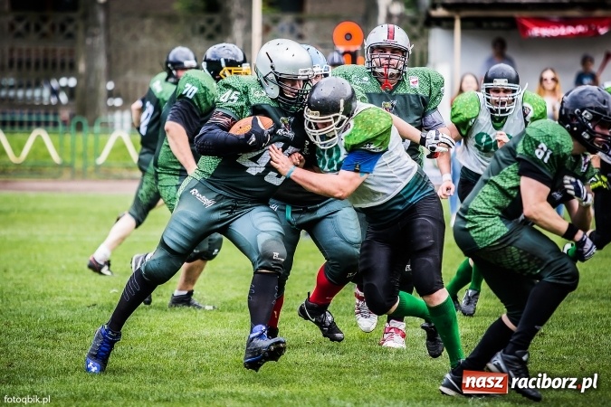 Zdjęcie w galerii na portalu naszraciborz.pl: Futbol amerykański: wyrównane spotkanie przy Wyszyńskiego wiadomości z regionu