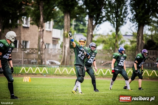 Zdjęcie w galerii na portalu naszraciborz.pl: Futbol amerykański: wyrównane spotkanie przy Wyszyńskiego wiadomości z regionu
