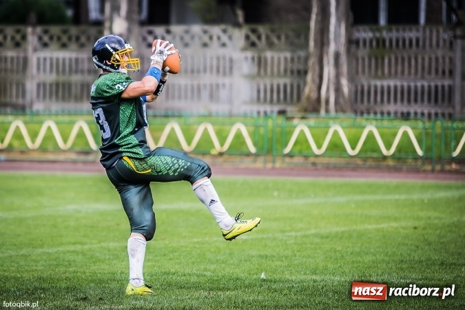 Zdjęcie w galerii na portalu naszraciborz.pl: Futbol amerykański: wyrównane spotkanie przy Wyszyńskiego wiadomości z regionu