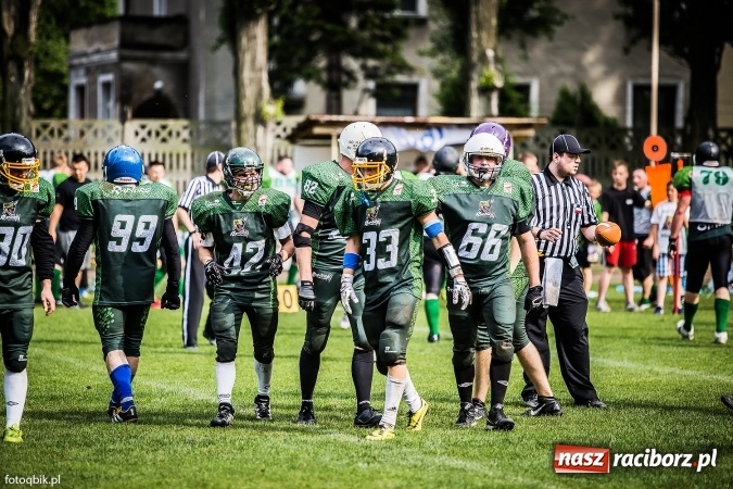 Zdjęcie w galerii na portalu naszraciborz.pl: Futbol amerykański: wyrównane spotkanie przy Wyszyńskiego wiadomości z regionu
