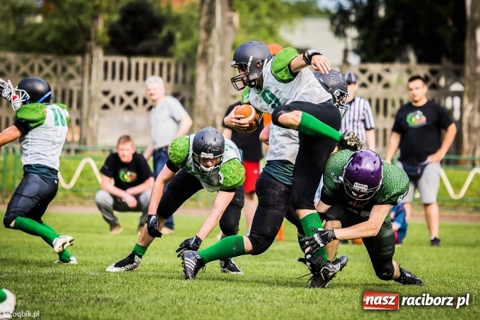 Zdjęcie w galerii na portalu naszraciborz.pl: Futbol amerykański: wyrównane spotkanie przy Wyszyńskiego wiadomości z regionu
