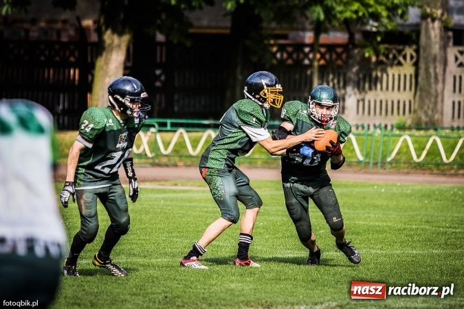 Zdjęcie w galerii na portalu naszraciborz.pl: Futbol amerykański: wyrównane spotkanie przy Wyszyńskiego wiadomości z regionu