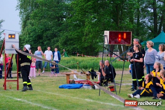 Zdjęcie w galerii na portalu naszraciborz.pl: Ochotnicy z Turza zdominowali turniej strażacki w Budziskach wiadomości z regionu