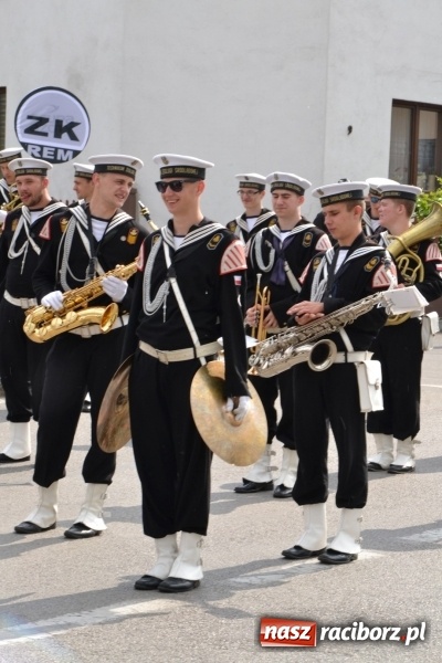 Zdjęcie w galerii na portalu naszraciborz.pl: Parada marszowa i koncert z muzyką filmową i rockową w parku przy pałacu Lichnowskich wiadomości z regionu