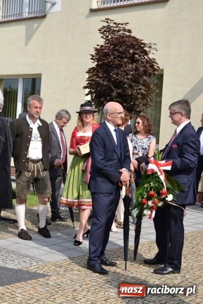 Zdjęcie w galerii na portalu naszraciborz.pl: Parada marszowa i koncert z muzyką filmową i rockową w parku przy pałacu Lichnowskich wiadomości z regionu