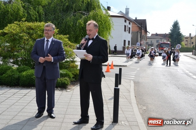Zdjęcie w galerii na portalu naszraciborz.pl: Parada marszowa i koncert z muzyką filmową i rockową w parku przy pałacu Lichnowskich wiadomości z regionu