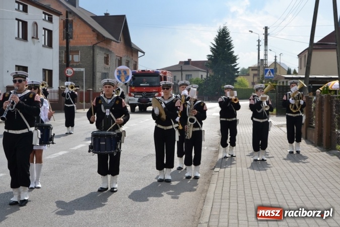 Zdjęcie w galerii na portalu naszraciborz.pl: Parada marszowa i koncert z muzyką filmową i rockową w parku przy pałacu Lichnowskich wiadomości z regionu