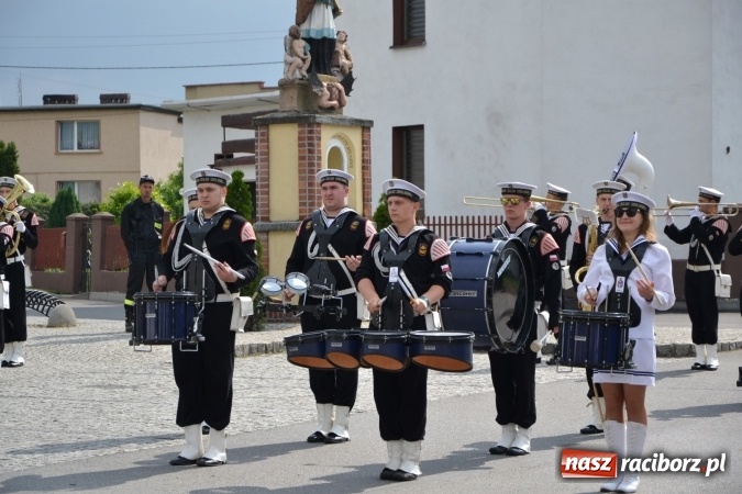 Zdjęcie w galerii na portalu naszraciborz.pl: Parada marszowa i koncert z muzyką filmową i rockową w parku przy pałacu Lichnowskich wiadomości z regionu