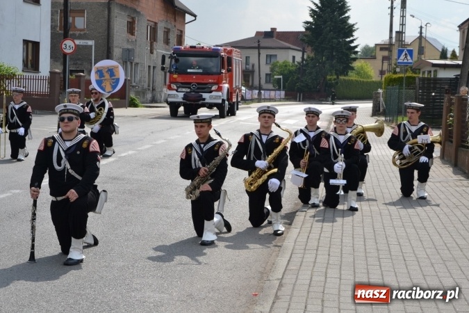 Zdjęcie w galerii na portalu naszraciborz.pl: Parada marszowa i koncert z muzyką filmową i rockową w parku przy pałacu Lichnowskich wiadomości z regionu
