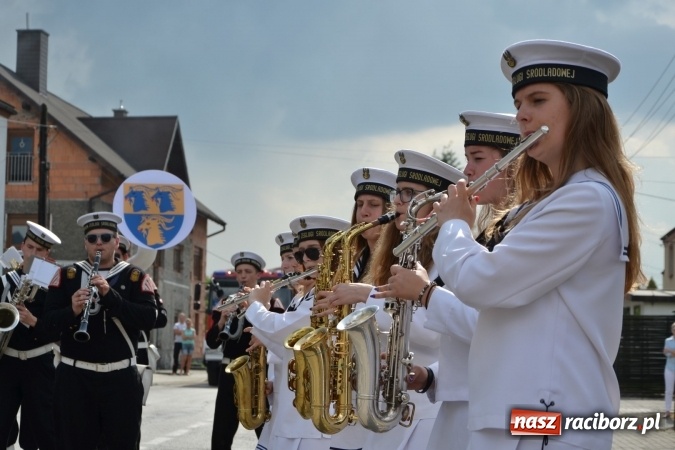 Zdjęcie w galerii na portalu naszraciborz.pl: Parada marszowa i koncert z muzyką filmową i rockową w parku przy pałacu Lichnowskich wiadomości z regionu