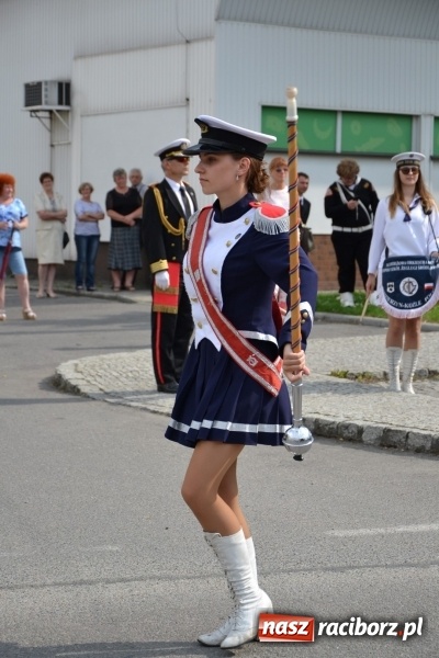 Zdjęcie w galerii na portalu naszraciborz.pl: Parada marszowa i koncert z muzyką filmową i rockową w parku przy pałacu Lichnowskich wiadomości z regionu