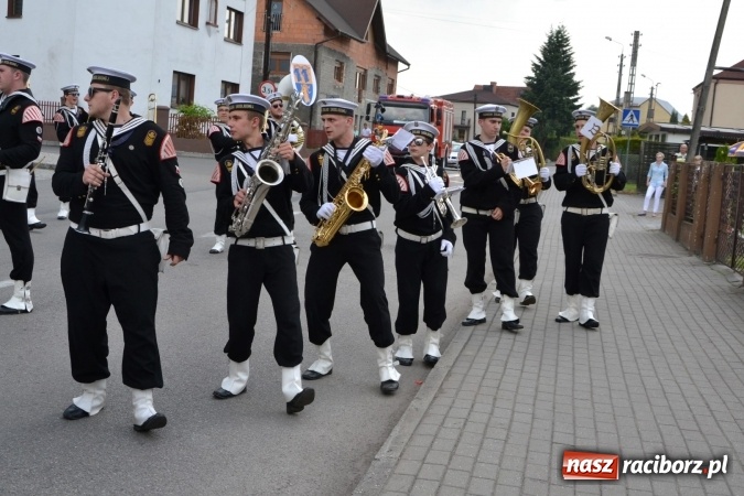 Zdjęcie w galerii na portalu naszraciborz.pl: Parada marszowa i koncert z muzyką filmową i rockową w parku przy pałacu Lichnowskich wiadomości z regionu