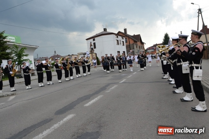 Zdjęcie w galerii na portalu naszraciborz.pl: Parada marszowa i koncert z muzyką filmową i rockową w parku przy pałacu Lichnowskich wiadomości z regionu