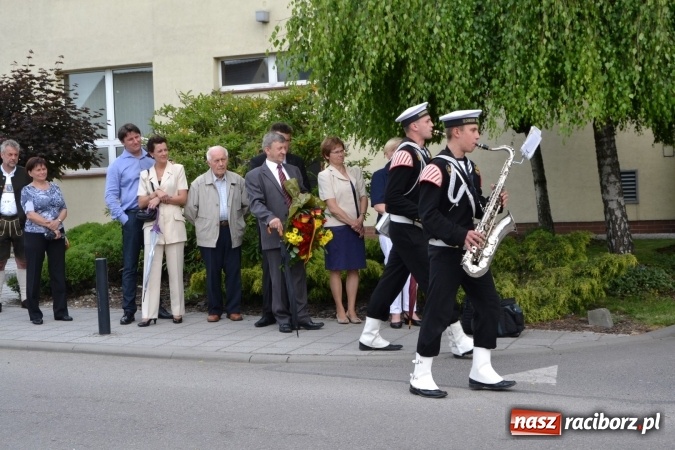 Zdjęcie w galerii na portalu naszraciborz.pl: Parada marszowa i koncert z muzyką filmową i rockową w parku przy pałacu Lichnowskich wiadomości z regionu
