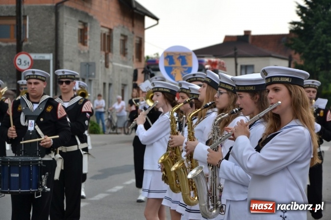 Zdjęcie w galerii na portalu naszraciborz.pl: Parada marszowa i koncert z muzyką filmową i rockową w parku przy pałacu Lichnowskich wiadomości z regionu