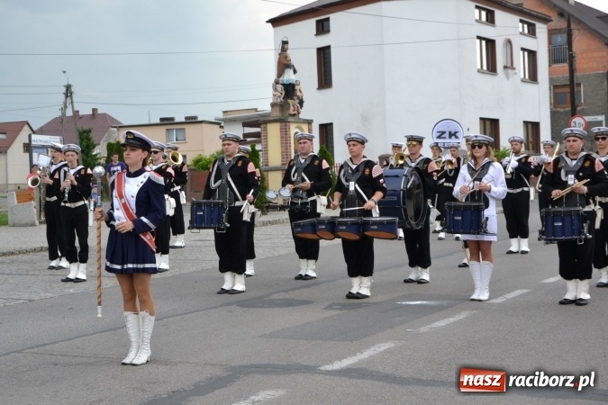Zdjęcie w galerii na portalu naszraciborz.pl: Parada marszowa i koncert z muzyką filmową i rockową w parku przy pałacu Lichnowskich wiadomości z regionu
