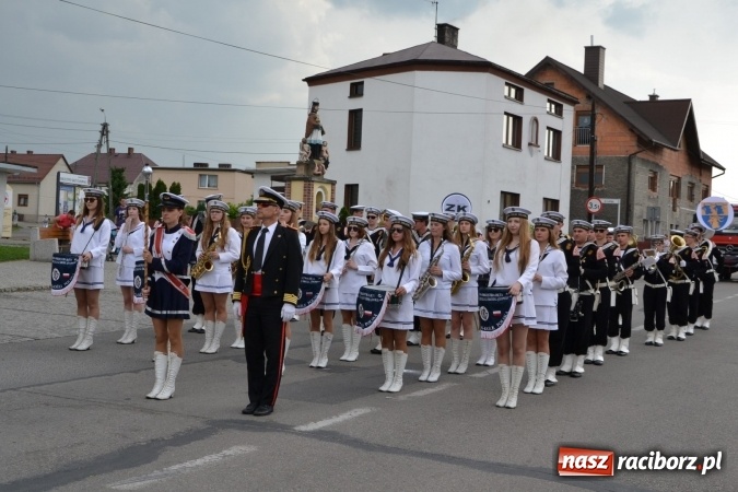 Zdjęcie w galerii na portalu naszraciborz.pl: Parada marszowa i koncert z muzyką filmową i rockową w parku przy pałacu Lichnowskich wiadomości z regionu