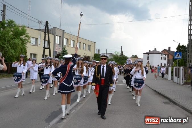 Zdjęcie w galerii na portalu naszraciborz.pl: Parada marszowa i koncert z muzyką filmową i rockową w parku przy pałacu Lichnowskich wiadomości z regionu